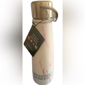 Vanderbilt University water bottle for cold beverages